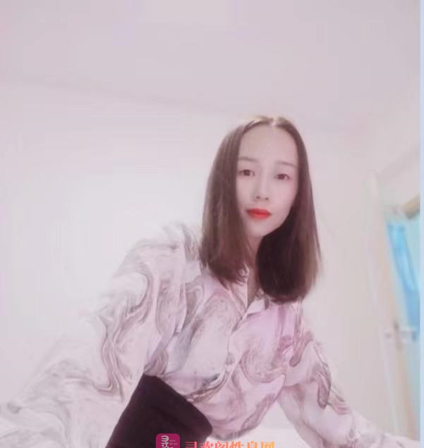温柔娇小少妇