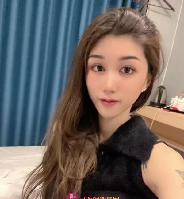 西安居苗条小少妇