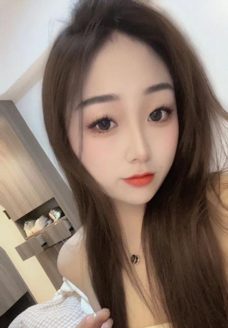 性感甜美兼职嫩妹