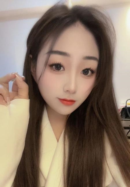 性感甜美兼职嫩妹