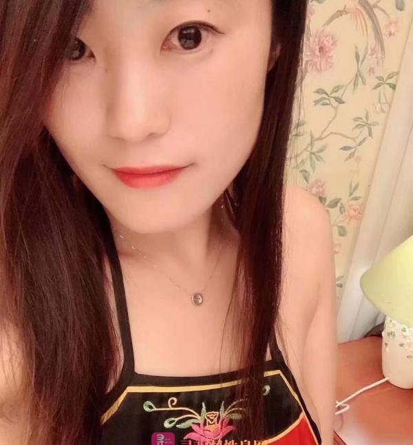 南门大胸少妇