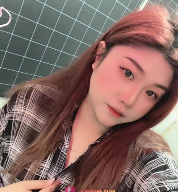 居家微胖大奶妹子
