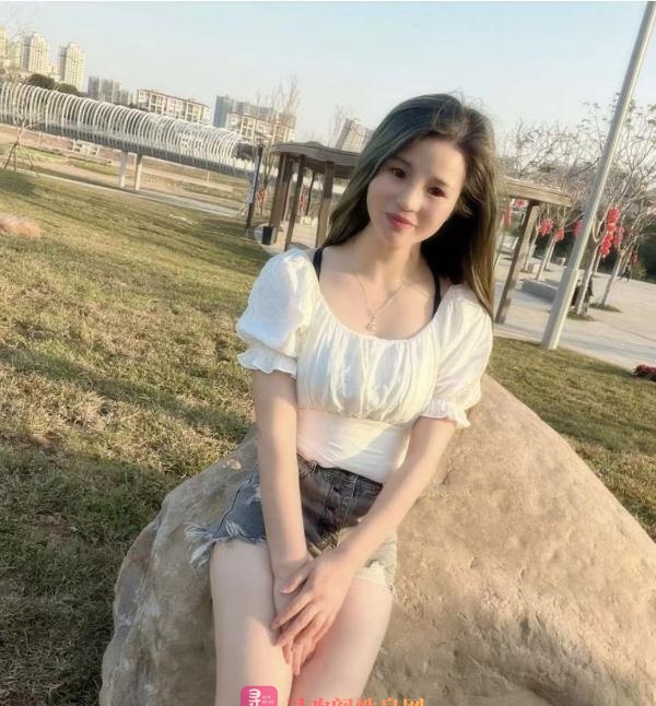 海珠美腿菲儿