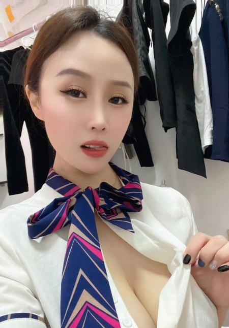 OL黑丝御姐婷婷