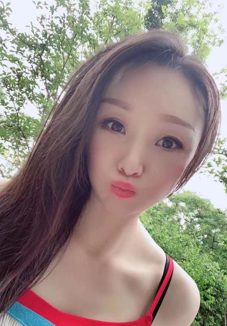 姑苏石路妹子可吻