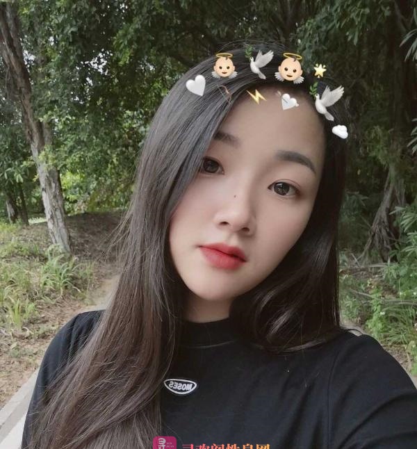 天河琴儿眼镜妹