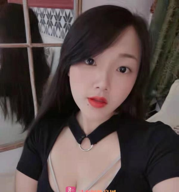 天河琴儿眼镜妹