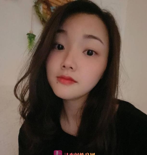天河琴儿眼镜妹