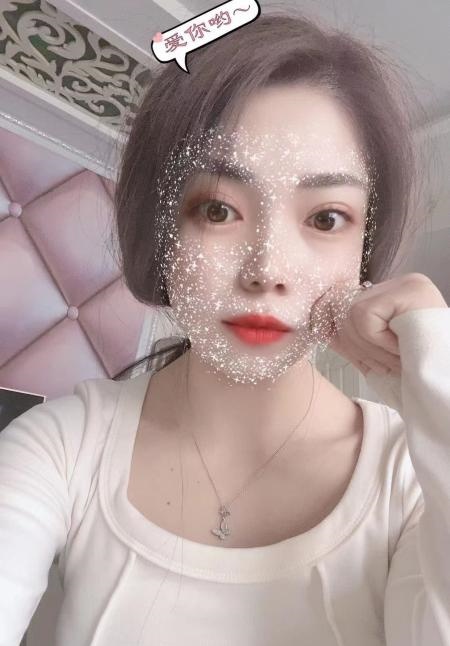 武汉美女玲珑