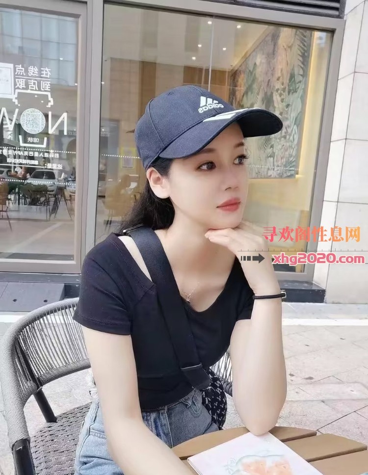苗条身材美女