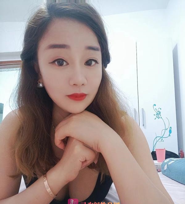 黑丝骚御姐玥儿