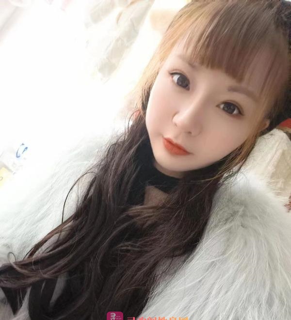 河东粉嫩公主丝足诱人