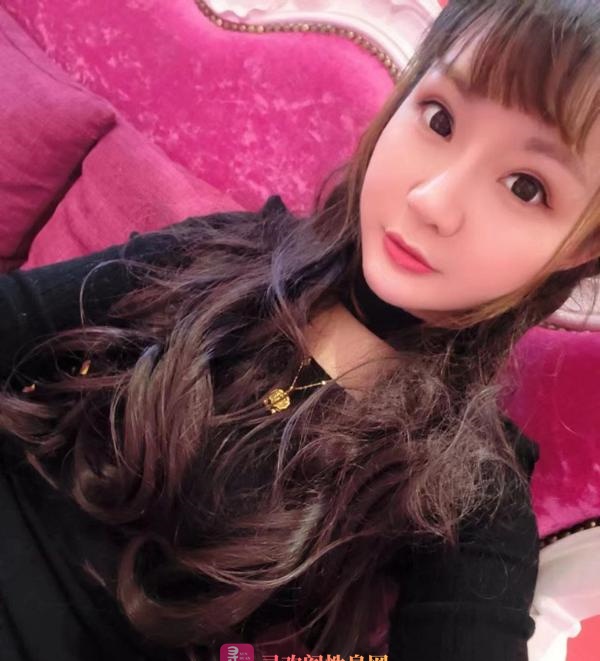 河东粉嫩公主丝足诱人