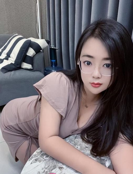 广州琳琳眼镜妹
