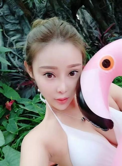 颜值嫩妹子