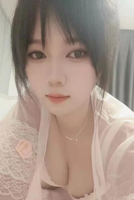 龙华大奶小雪