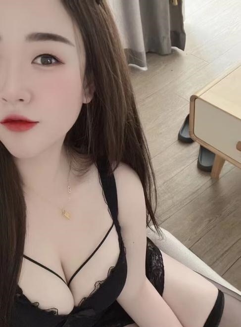 坂田潇雅胸大人美