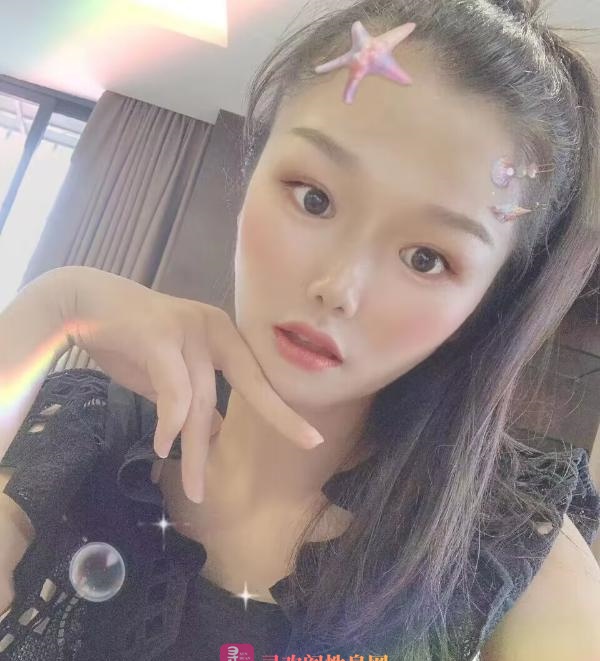 粉鲍嫩妹