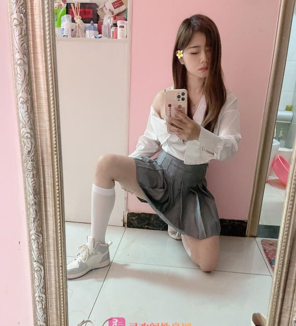 高新学生装身材控小丽
