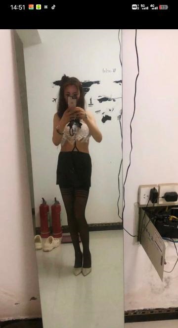 中州大道高挑美女