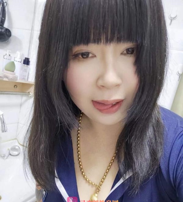 大胸少妇不贵值得体验