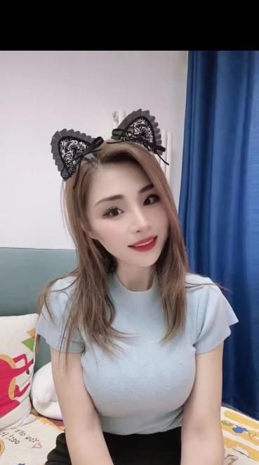 二七区刺绣路小姐姐