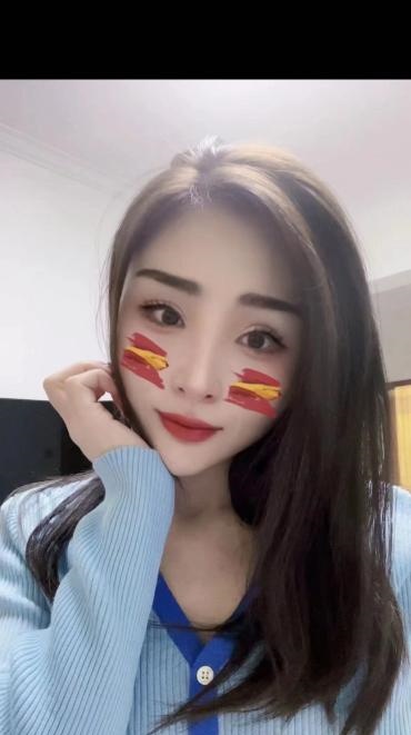 二七区刺绣路小姐姐
