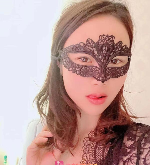 呼市性感制服小妹