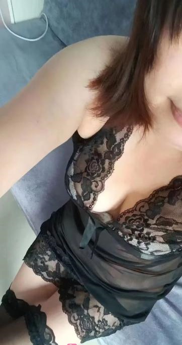 大奶熟女小雨