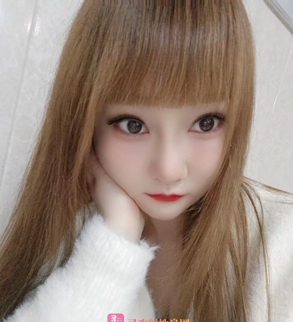 年轻爆乳大奶美女