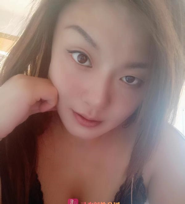 眼神撩人的中项妹子