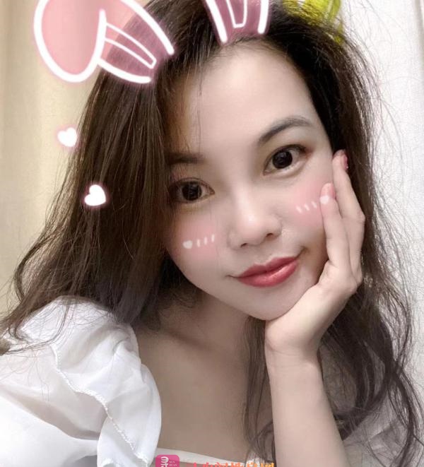 居家美腿小姐姐
