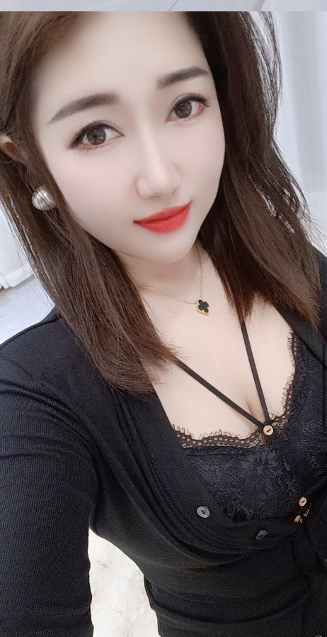丰满的小姐姐