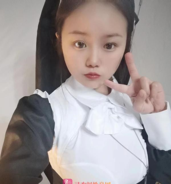 娇小可爱大胸小姐姐