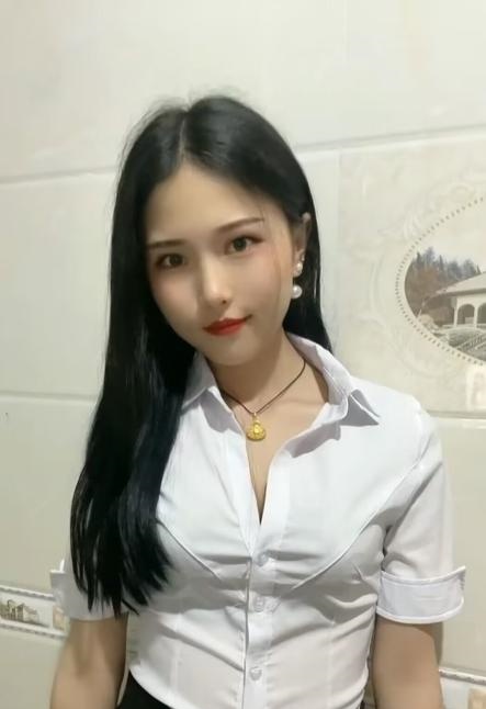 新都区苗条萱萱