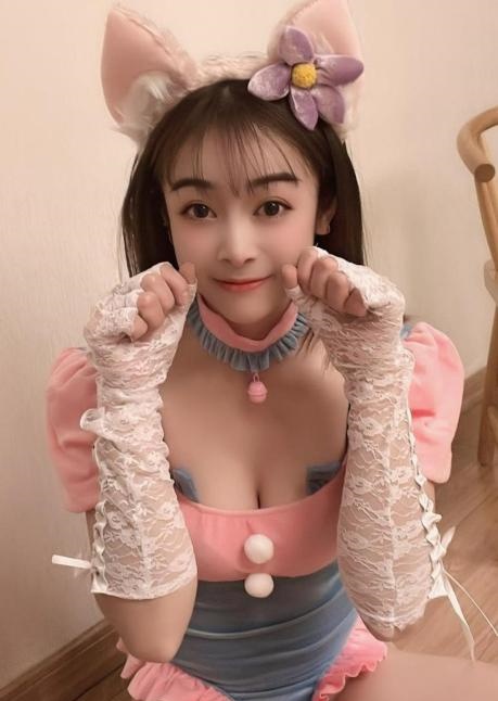 女仆装海珠丽丽