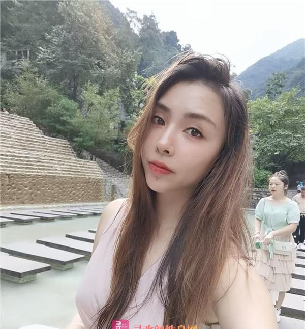 轻熟性感少妇