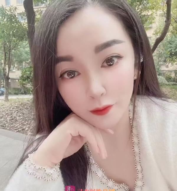 滨江苗条少妇