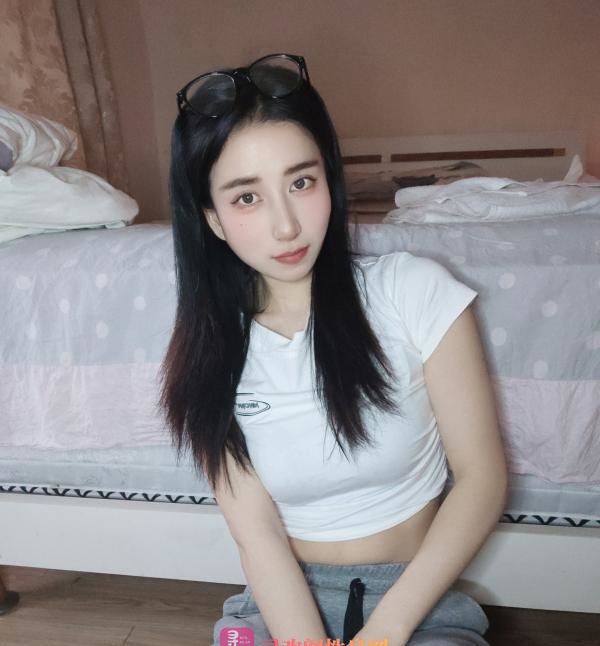 小巧玲珑小姐姐