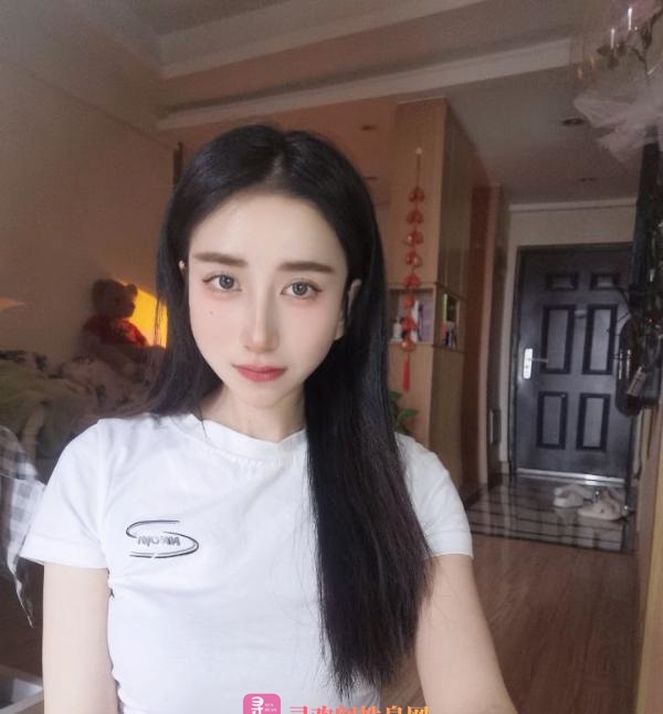 小巧玲珑小姐姐