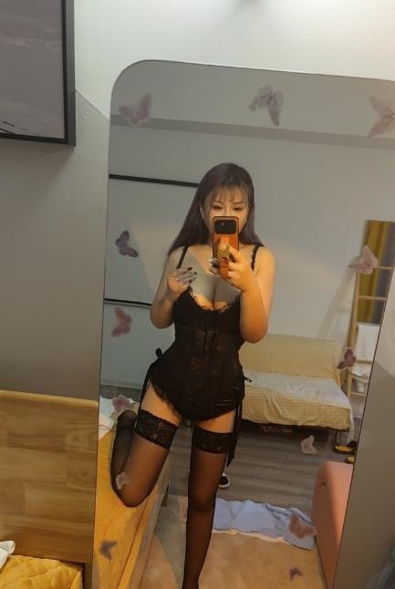 南京大胸美臀服务少妇