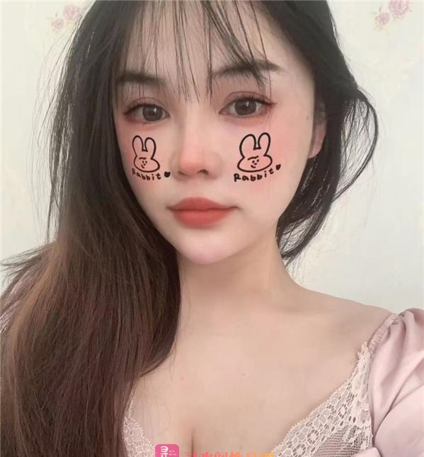 诱人大奶小姐姐