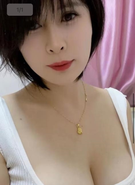 巨乳波波身材苗条