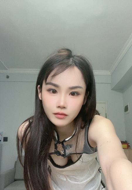 水蛇腰舞蹈老师