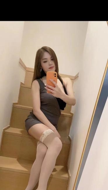 大屁股大胸小骚货
