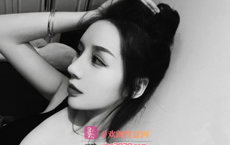 蜜桃刚成熟的妹子