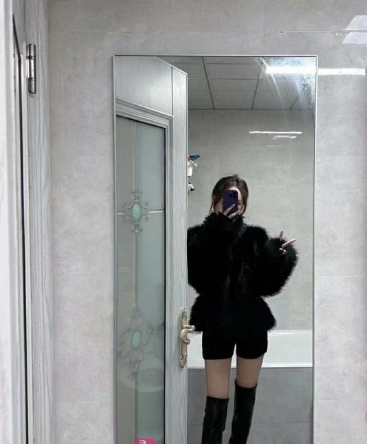 蜜桃刚成熟的妹子