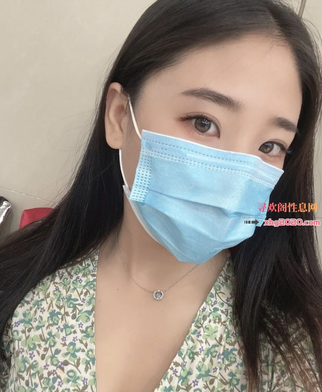偷偷兼职的小姐姐