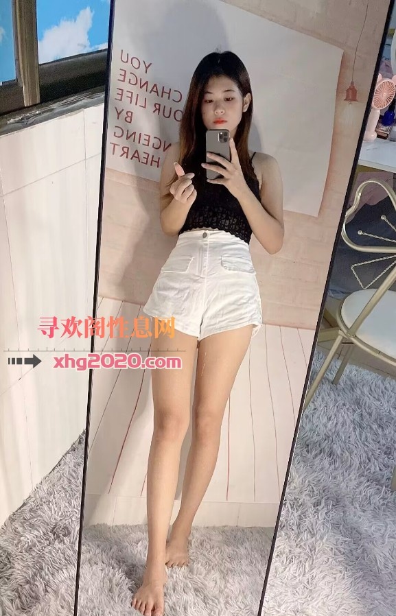 位置在公明广场的小姐姐