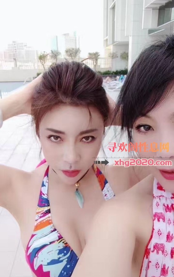 红唇熟女